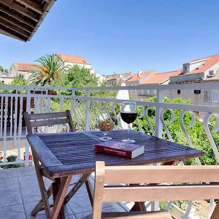 Prosperino Apartment Vis
